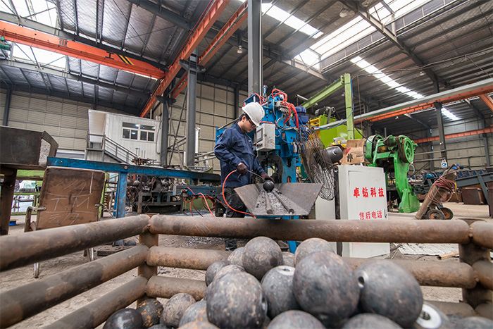 日喀则网架配件-螺栓球加工车间